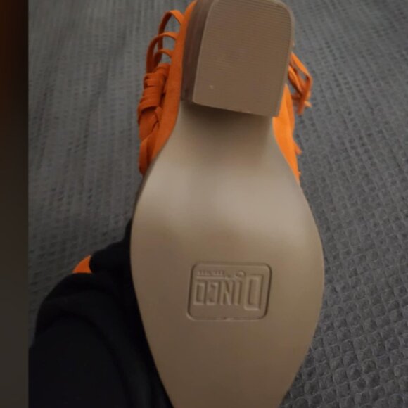 NWT- Suede Dingo Fringe Ankle Boots- burnt orange, size 8M - Picture 2 of 4